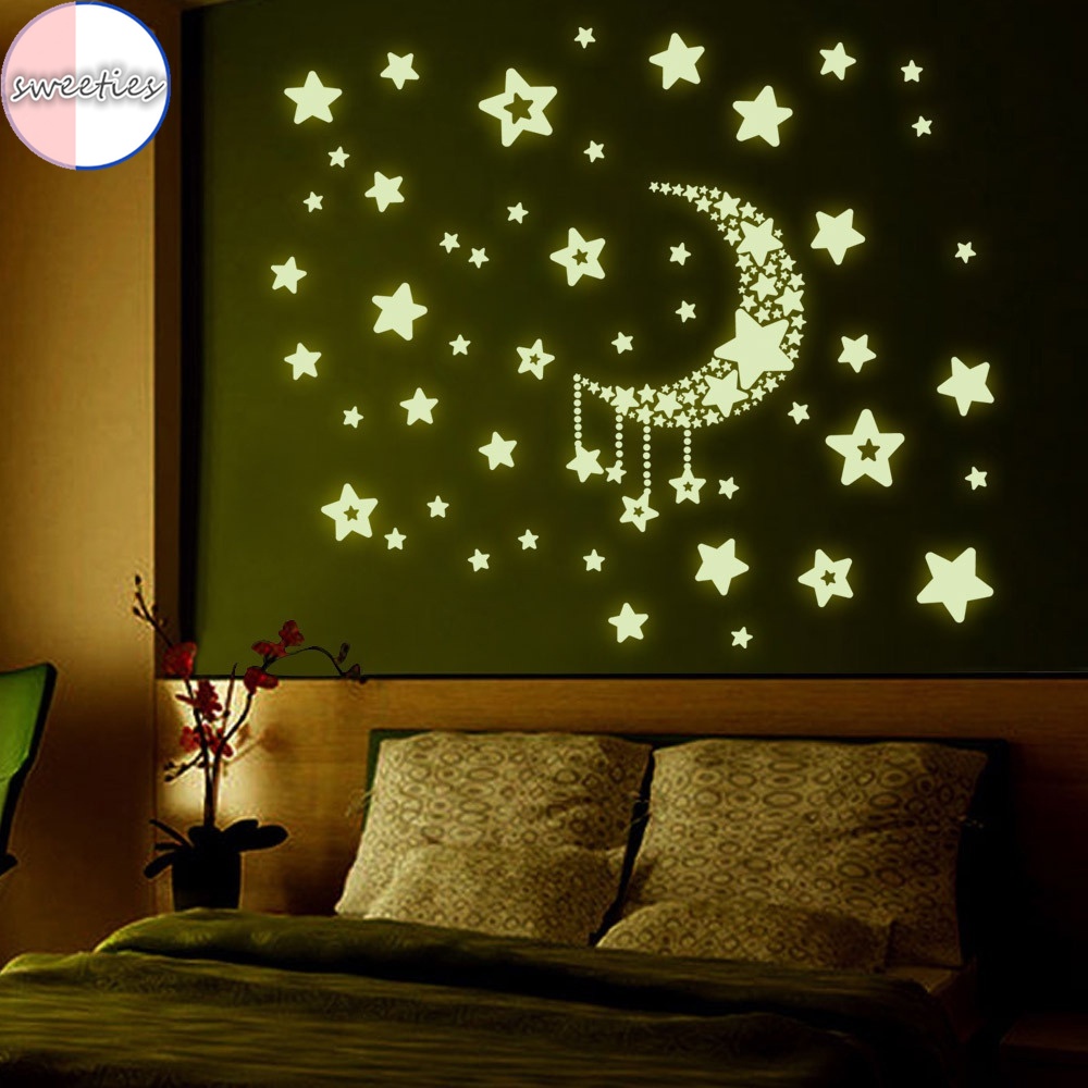 Miếng dán tường hình mặt trăng ngôi sao hiệu ứng dạ quang