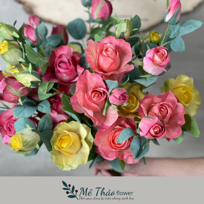 (Ảnh Shop Chụp) Cành Hoa hồng Giả Chất Liệu Hoa Lụa Cao Cấp Hai Bông Hai Nụ Trang Trí Decor Nhà Cửa Của Mê Thảo Flower