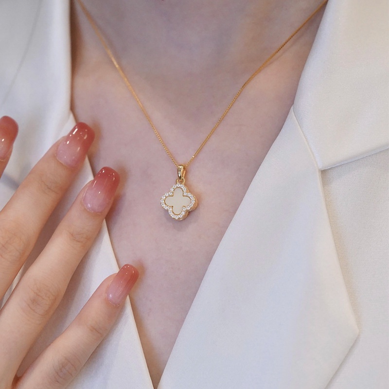Vòng cổ BELLA-BEE mặt cỏ bốn lá đính đá zircon và vỏ sò thời trang
