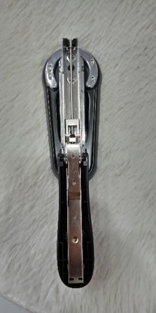 Bấm kim xoay 3 chiều Stacom C110 24/6 8936044390192