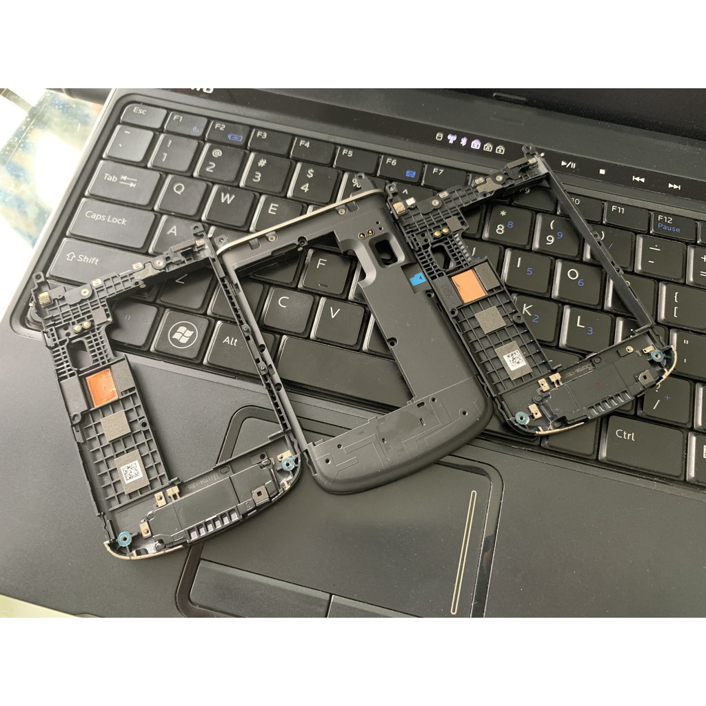 Khung loa Q10 Blackberry đen