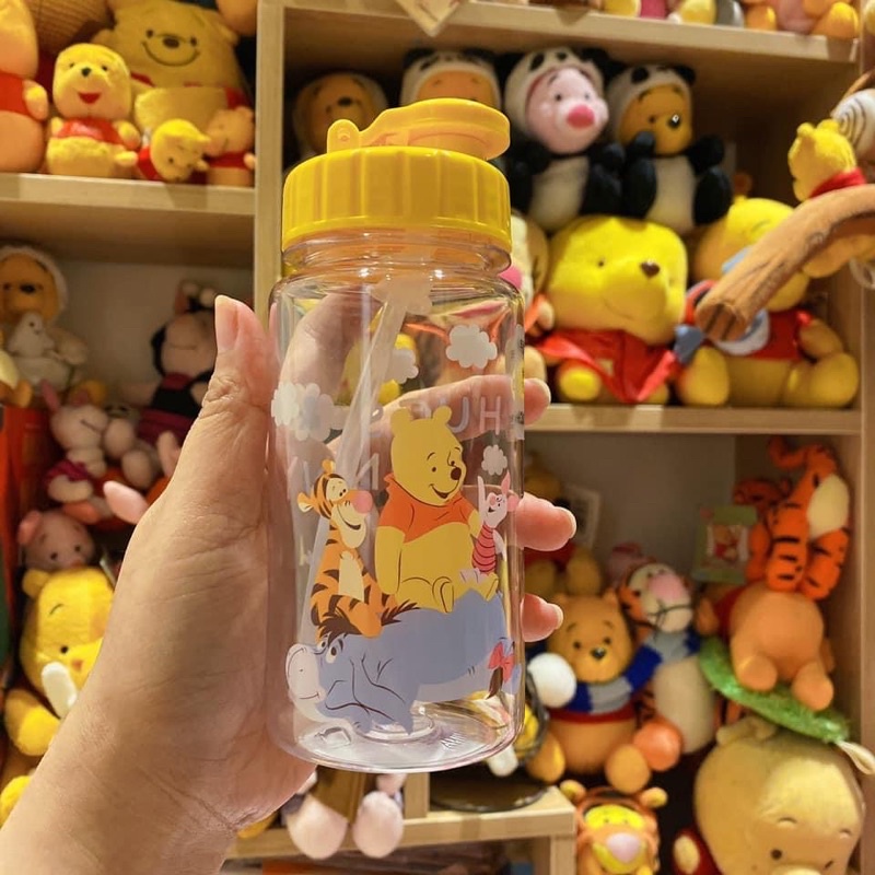 Bình nước có ống hút cho bé gấu Pooh