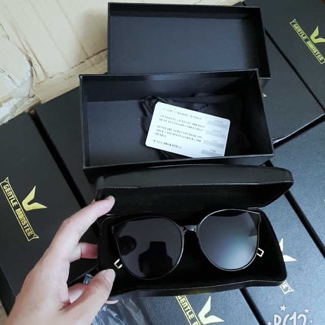 Combo kính mắt và áo nắng