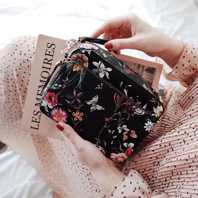 Túi đeo chéo hoa Maurices xuất auth