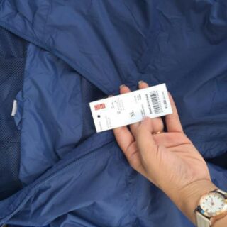 Ao gio nam Uniqlo vnxk