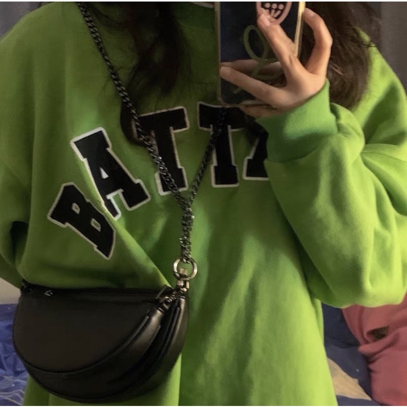 Áo sweater thêu pattani màu xanh nhẹ nhàng fom rộng thêu chữ chắc chắn
