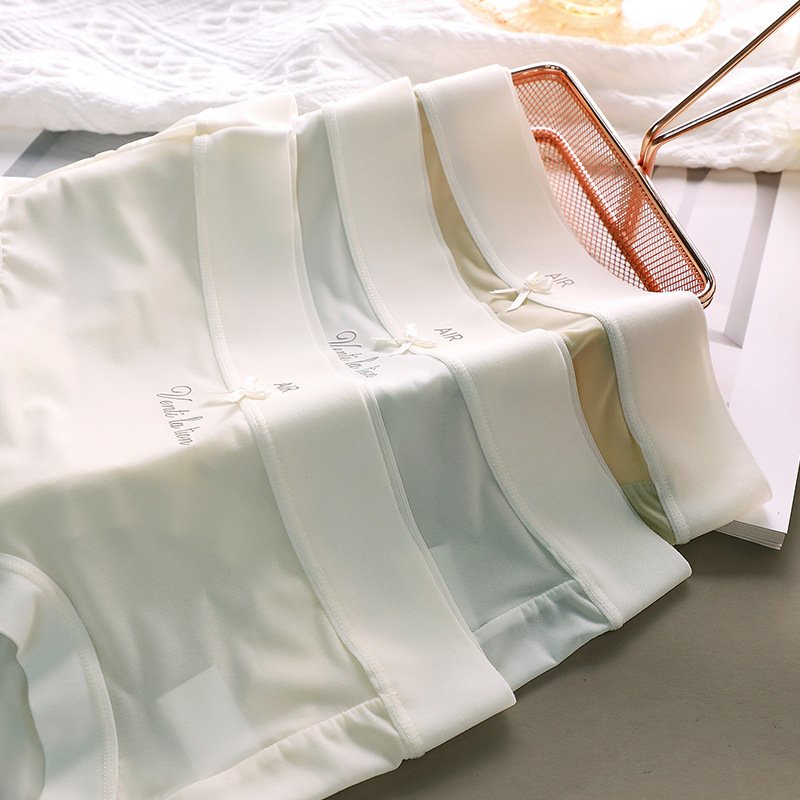 Quần lót nữ su lụa mỏng nhẹ, đính nơ xinh xắn, cạp vừa co dãn thoải mái HLBOUTIQUE L130