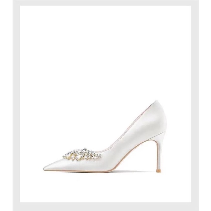 Giày cưới cô dâu đính hoa đá gót nhọn cao 8cm