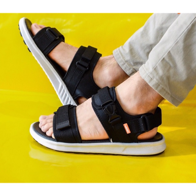 Giày Sandal Nam VENTO HYBIRD dòng cao cấp của nhãn hàng NB01 được làm từ đế cao su đúc nguyên chất 100%