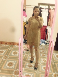 Váy ren thiết kế