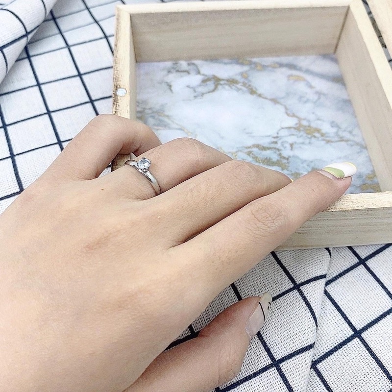 Nhẫn inox đính xoàn không đen gỉ