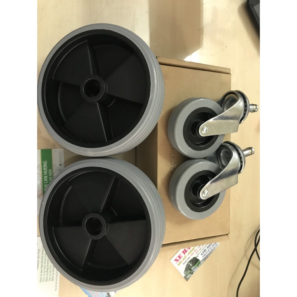 Bánh xe máy hút bụi