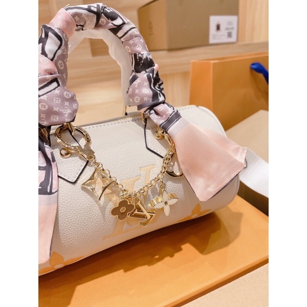 Túi xách lóuisvutton Papilon da thật sz 22 Fullbox 2 lớp+khăn+dây charm