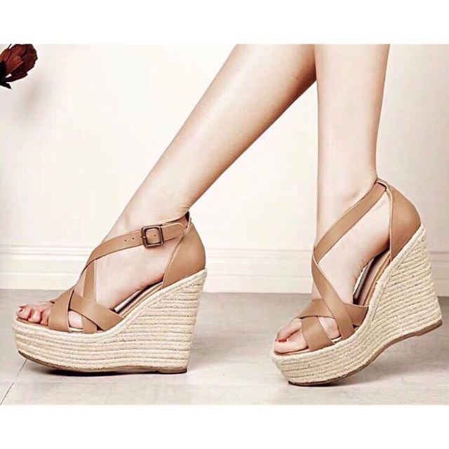 Giày sandanl đế xuồng