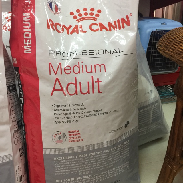 16kg thức ăn cho chó trưởng thành giống trung bình Royal Canin medium adult