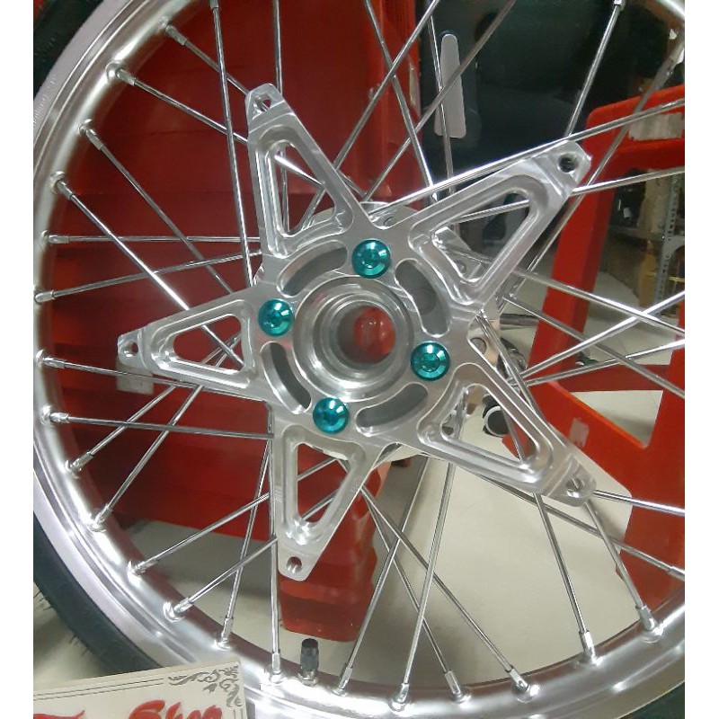 Bánh căm xe  RAIDER SATRIA niềng nhôm BANZAI  vỏ CRV 60/70 kèm lòng nhôm và 5  ốc g5 như hình gắn như zin