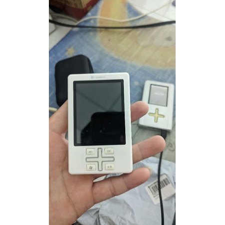 Máy nghe nhạc Toshiba Gigabeat T401S 4Gb