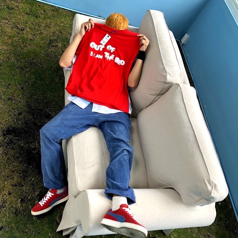 Áo phông OUT OF TH6