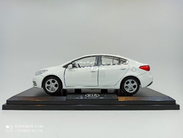 Mô hình Kia Cerato  tỷ lệ 1:38