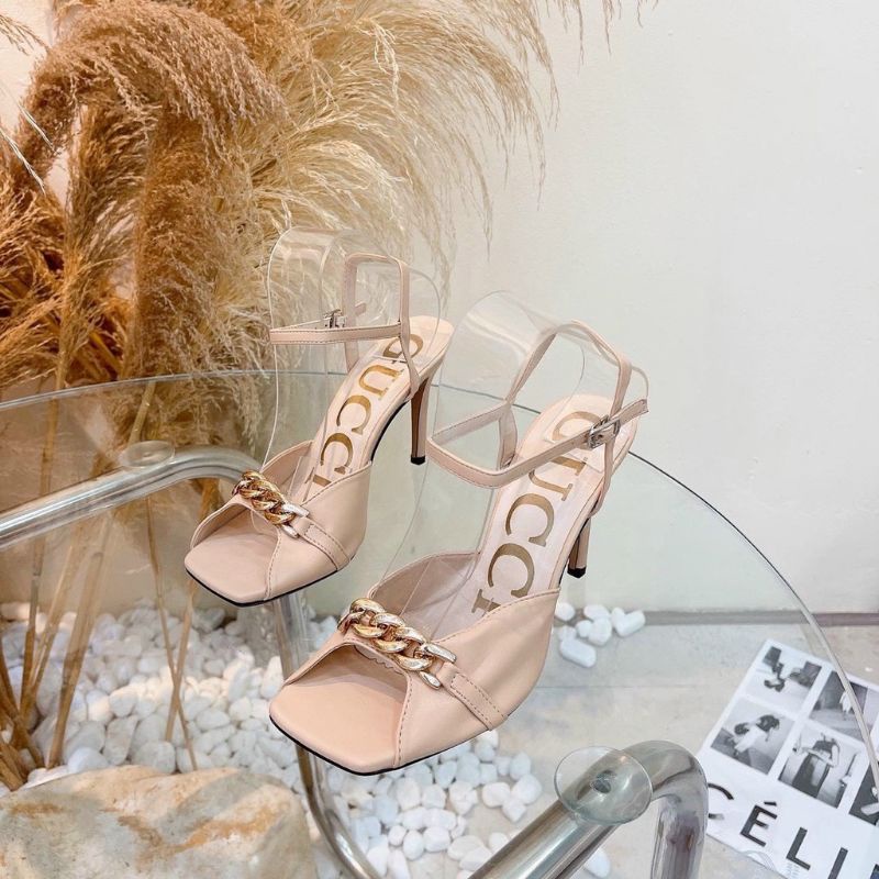 Cao gót quai hậu phối xích vàng - sang trọng