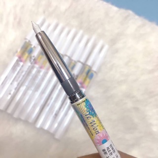 Chì kẻ mí nhũ Yewon Auto Glitter Eyeliner Pen