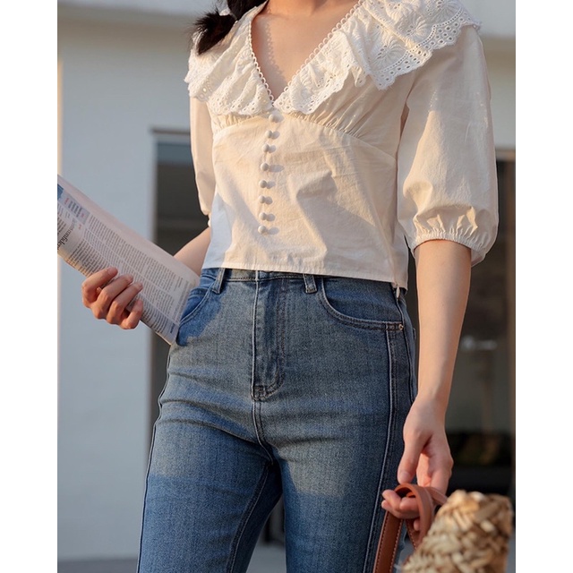 𝗗𝗢𝗡𝗡𝗔 𝗧𝗢𝗣 - Áo cổ bèo ren