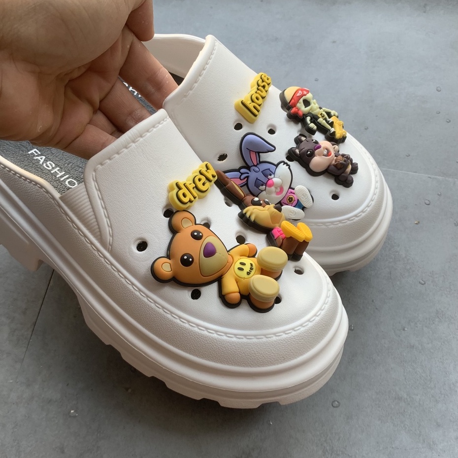 Dép Sục đế cao chất liệu siêu êm tặn kèm sticker 3D như hình
