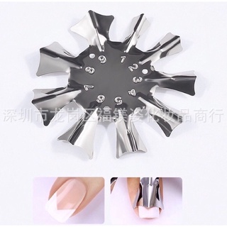 Khuôn cắt đầu móng bột hình chữ V