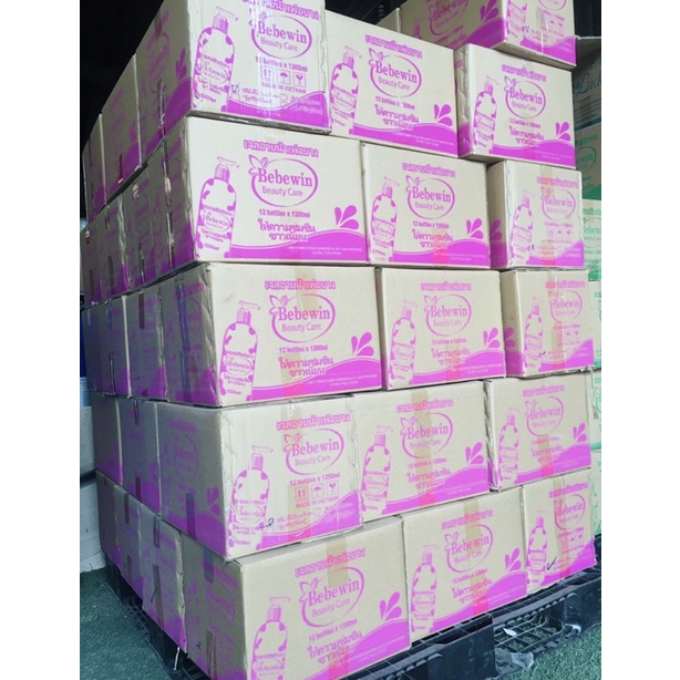 - Sữa tắm trắng da Bebewin chai 1200ml