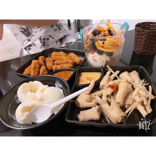 Đĩa Vuông có ngăn chấm 18cm