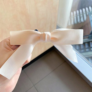 Buộc tóc nơ thời trang xinh xắn