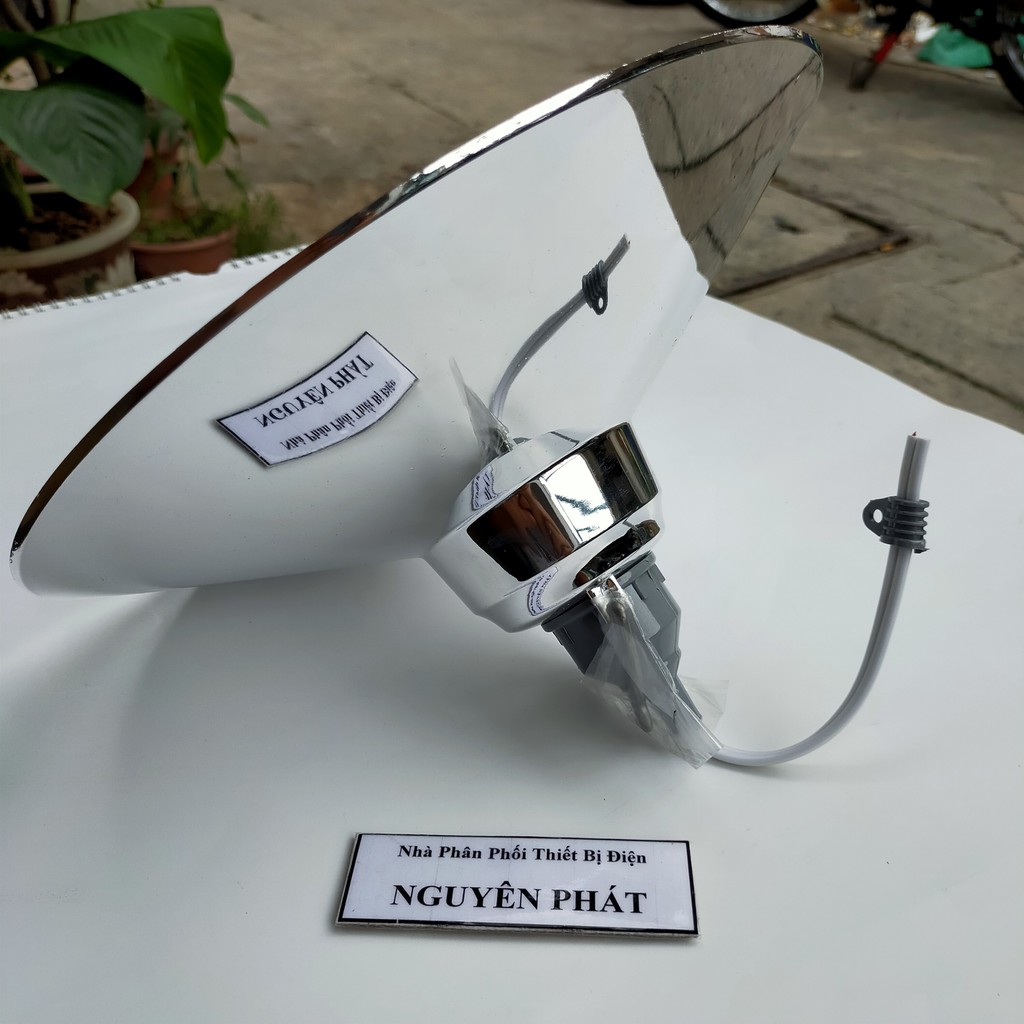 Chao Nhựa Mạ Crom 26,5cm + Đuôi Đèn Kín Nước Xám Dây Dài 20cm | BigBuy360 - bigbuy360.vn