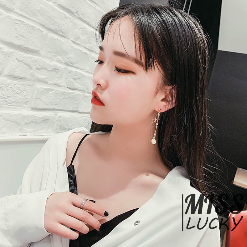 Khuyên tai nữ kiểu dáng không đối xứng thời trang cá tính