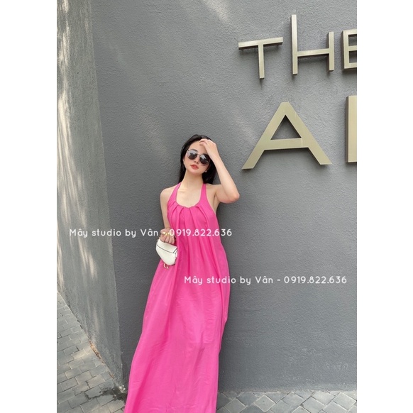 Đầm maxi cổ yếm hở lưng