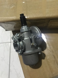 Bình xăng con ( bộ chế ) máy cắt cỏ T200. ĐƯỜNG KÍNH HỌNG GẮN CO XANG LÀ 21MM