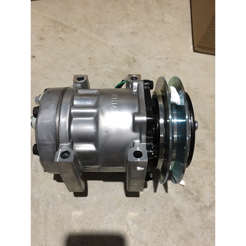Lốc điều hoà MD902 dùng cho xe máy đào Sumitomo  Kobeco