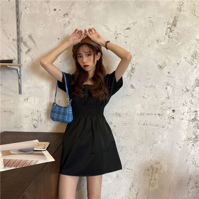 Đầm trắng cổ vuông xếp li eo phong cách Pháp retro thanh lịch cho nữ | BigBuy360 - bigbuy360.vn