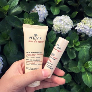Set kem dưỡng tay và son dưỡng dạng thỏi Nuxe Reve De Miel