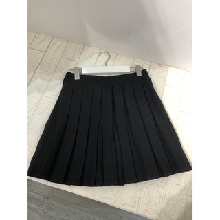 Chân váy xếp ly ngắn