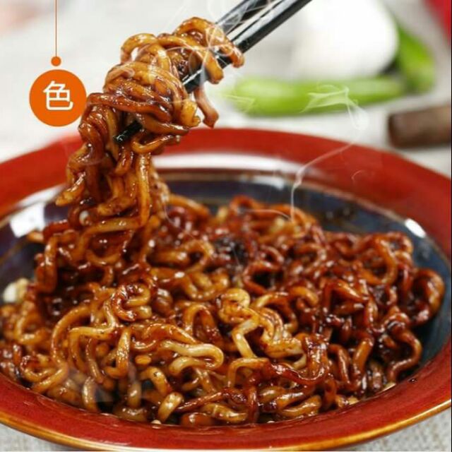 Mì trộn tương đen Hàn Quốc 135g | BigBuy360 - bigbuy360.vn