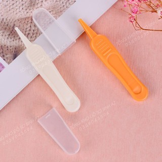 Dụng cụ gắp gỉ mũi an toàn cho bé
