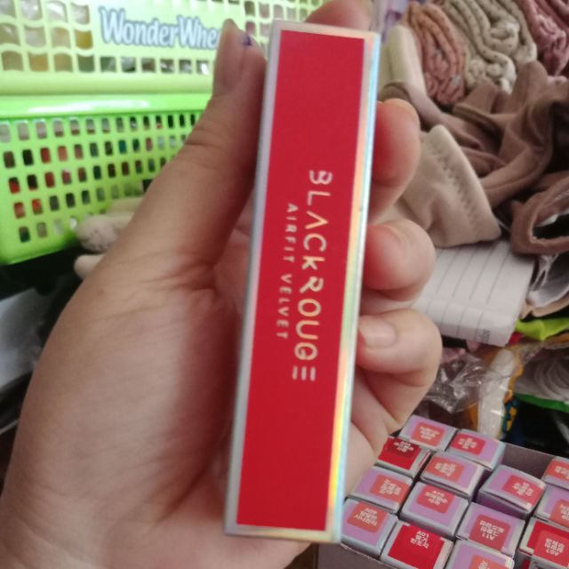 Son kem lì Black Rouge màu A01 - đỏ dâu