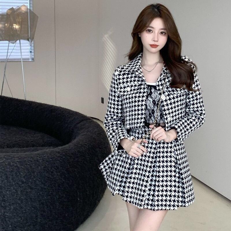 Set dạ áo croptop đóng khuy túi ngực + chân váy xoè cạp cao hoạ tiết răng cưa đan xen hàng QC loại 1