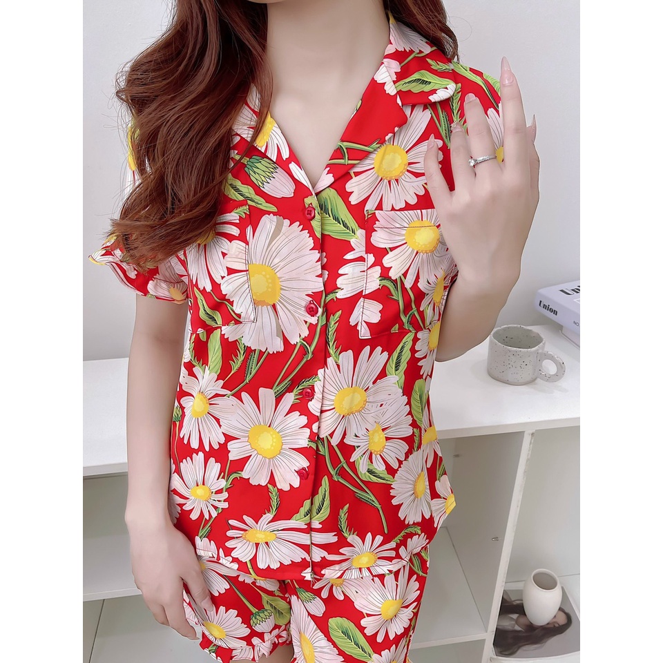 Đồ bộ nữ mặc nhà cao cấp chất liệu lụa họa tiết với áo cổ pyjama cộc tay quần lửng SXH2120