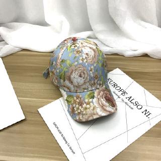 Retro style cap for both men and women