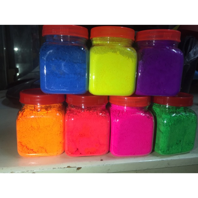 Bột màu mi nơ phát quang dưới đèn uv