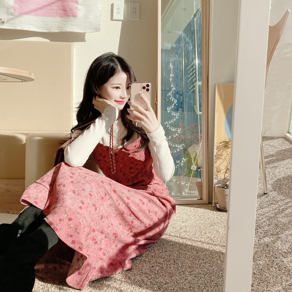 Bộ Áo Thun Dài Tay Cổ Tròn Màu Trơn + Đầm Hoa Midi 32338