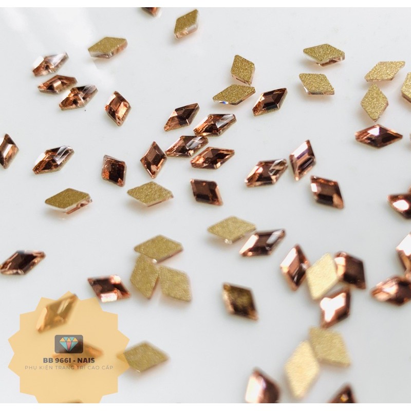 Trang trí móng nail