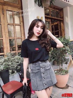 Set áo thun môi, quần giả váy