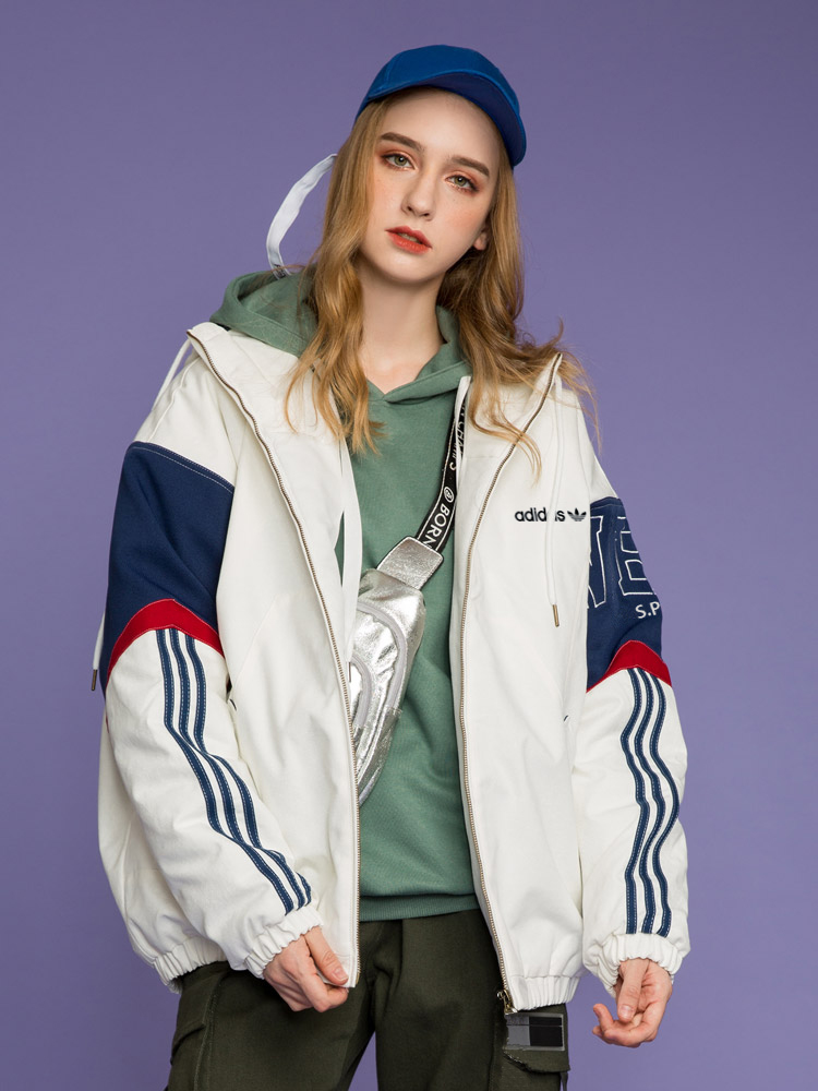 Áo Khoác Gió Họa Tiết Adidas Và Cỏ Ba Lá Có Mũ Trùm Đầu Mặc Thường Ngày | BigBuy360 - bigbuy360.vn